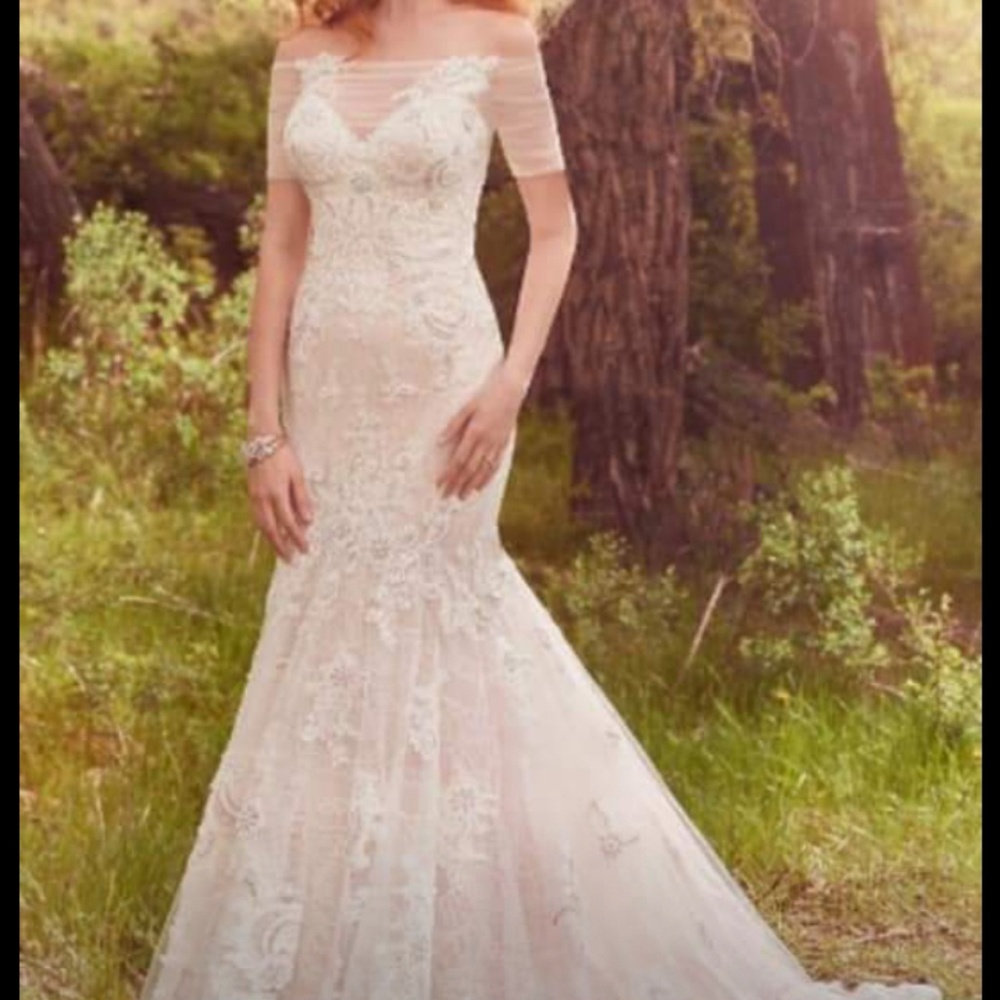 NEW UNALTERED Maggie Sottero Wedding Gown